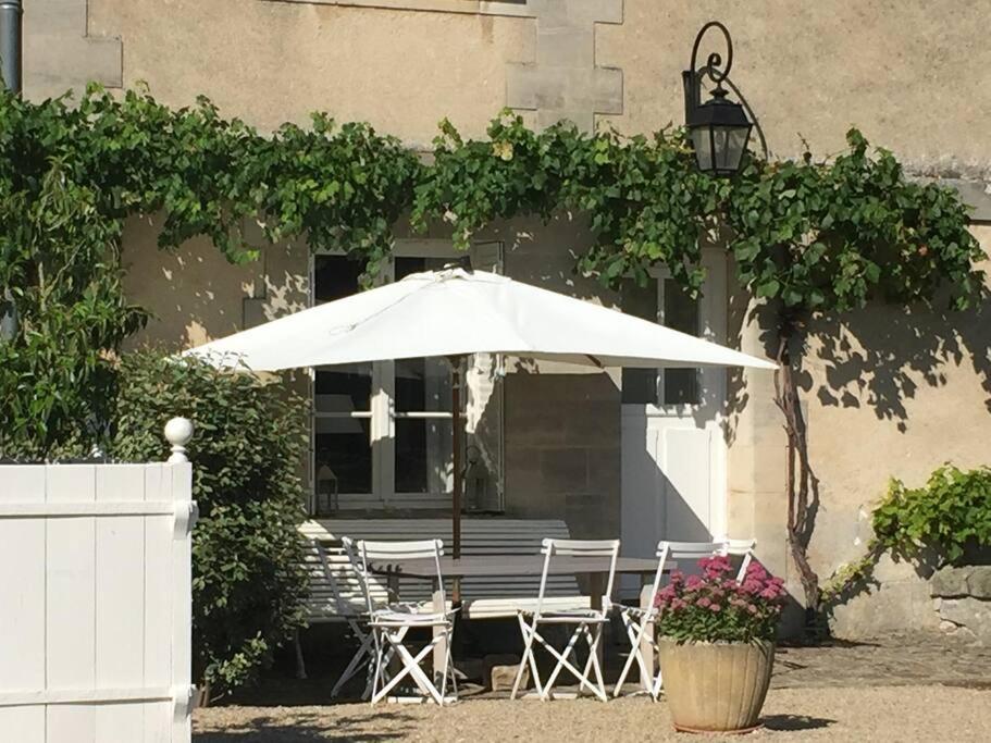 Charming Romantic Tower In Chateau Estate Ocquerre Exterior foto